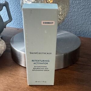 SkinCeuticals Retexturing Activator Serum - Light Blue